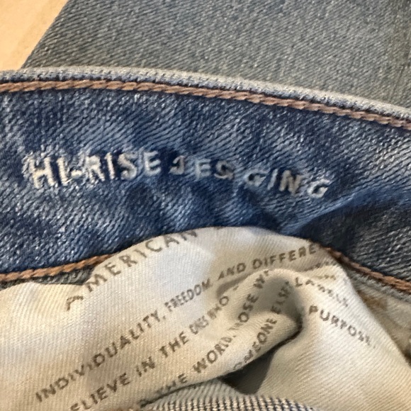 American Eagle Outfitters Distressed Blue Boyfriend Jeans - Picture 10 of 10